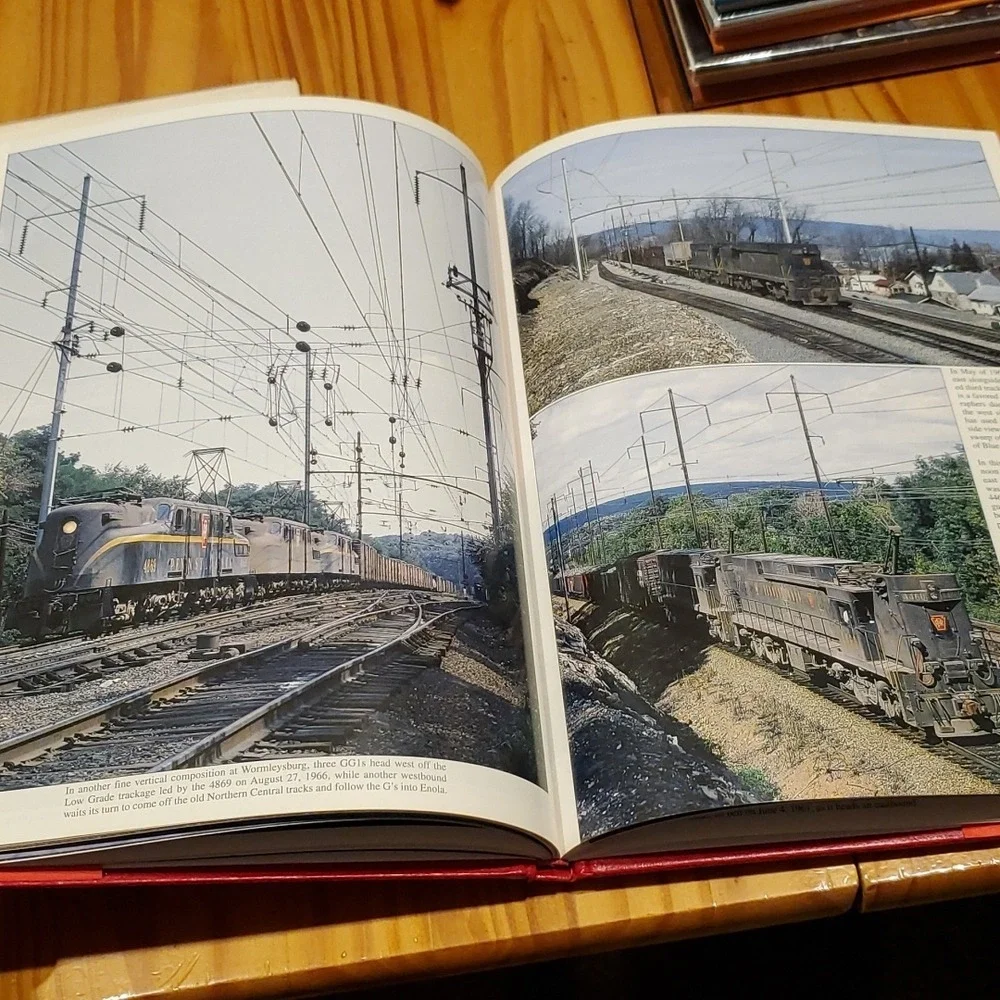 2 Pennsylvania‎ Railroad coffee table books